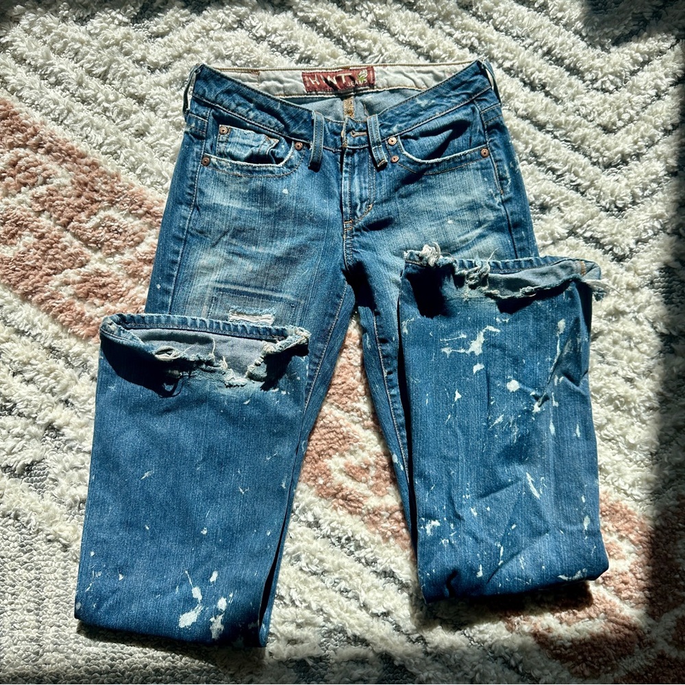 💿 Y2K Low Rise Flare Wide Hint Jeans – Distressed Grunge Paint Splatter Denim - Picture 7 of 8